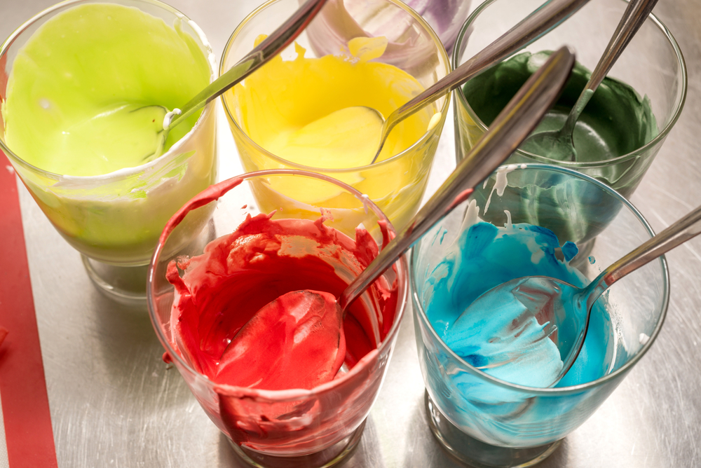 Colorants alimentaires : guide complet des additifs E100 à E180