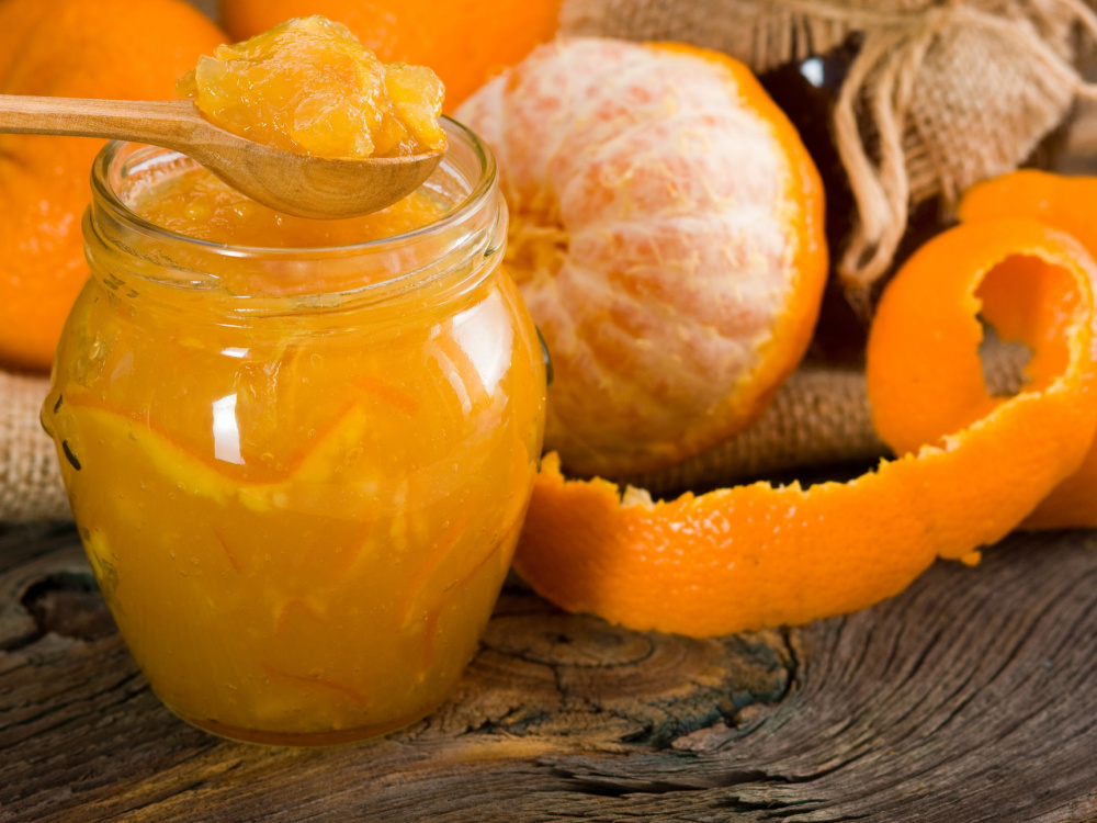 Additif E110 : les dangers du colorant Jaune orangé S